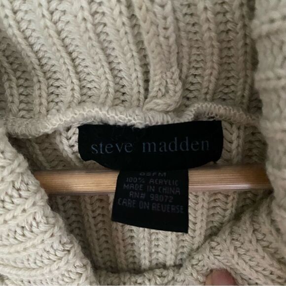 Steve Madden Chunky Turtle Neck Poncho - Picture 3 of 4